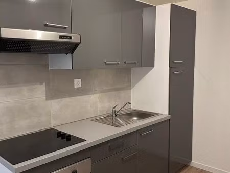 nouveau - t2 rénové meublé centre-ville