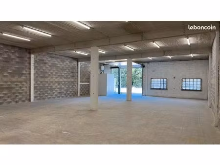 entrepôt 213m²