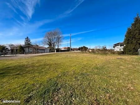 terrain 570 m² hinx