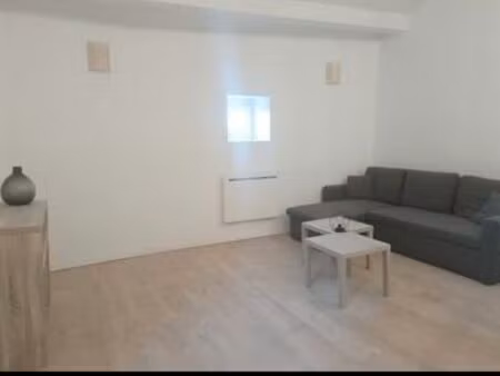 t2 rénové avec terrasse