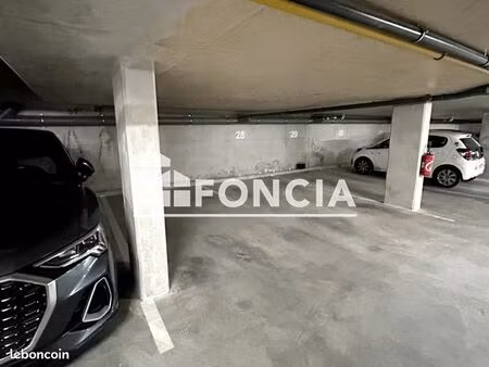 la garde - place de parking