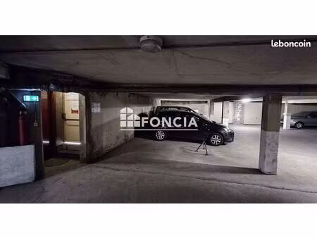 place de parking en sous-sol la rode