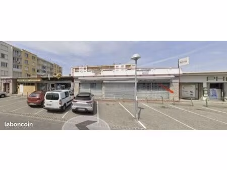 murs commerciaux loués – >250 m² avec parking  chambre froide et boucherie – excellent emp