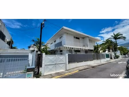 maison 10 pièces 207 m²