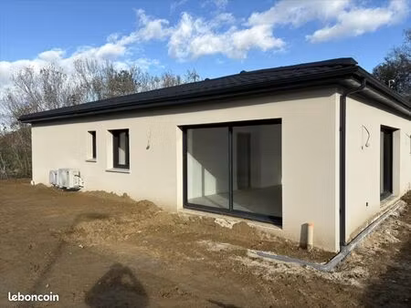 villa 4 pièces 100 m²