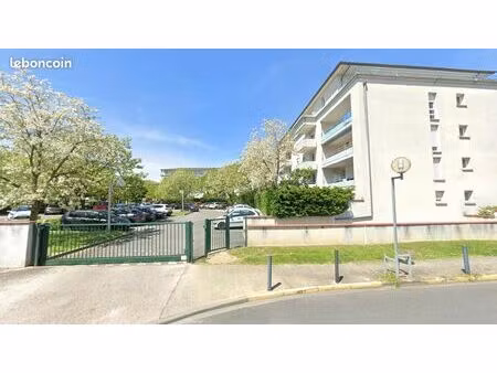 parking dans résidence fermée