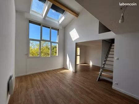 appartement t3/4 en duplex de 87m2 à eguilles