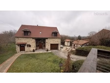 maison 7 pièces 204 m²