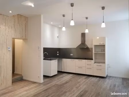 location appartement centre ville saintes