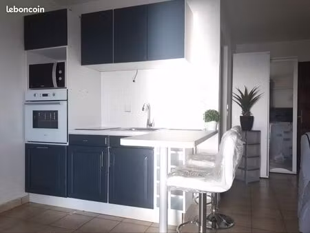 beau studio de 26m2 avec piscine