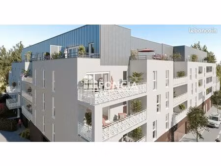 dernier étage lumineux appartement t2  spacieuse terrasse orientée sud-ouest  très bien si