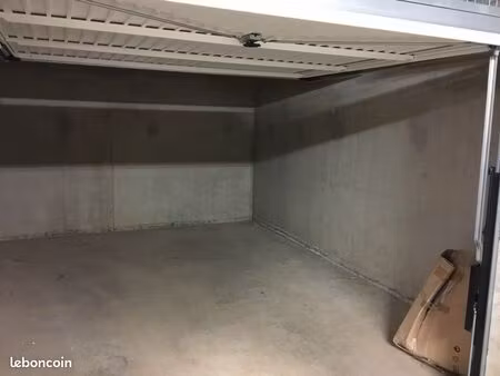 location garage borgo