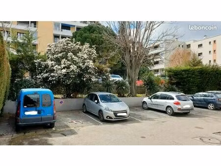 vend place de parking