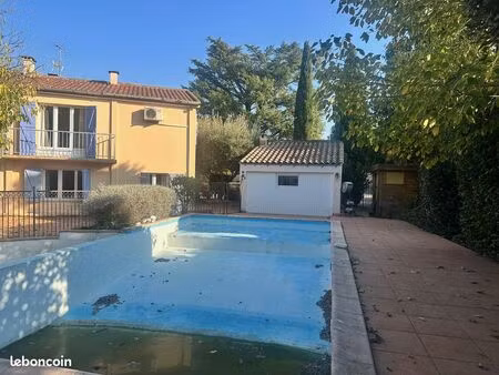 villa 4 pièces 90 m²