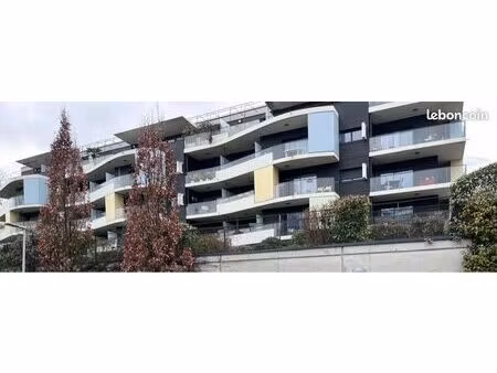 t3 avec terrasse dans résidence de standing meylan