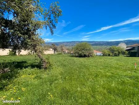 terrain constructible - 2 km d'ambert