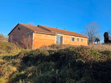 maison de nouveau à la vente