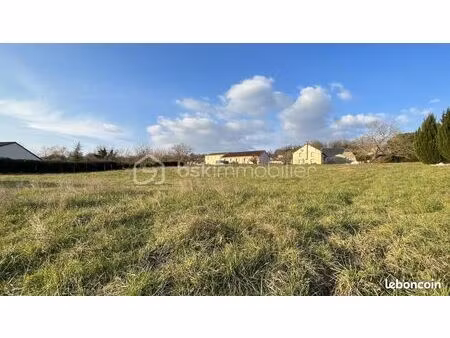 terrain 2 400 m² peyrignac