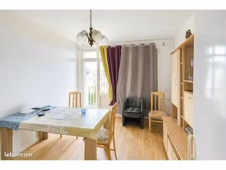 2 chambres - balcon - centre ville vierzon