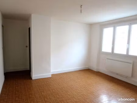 appartement f3 centre ville rethel 60m². 82 000