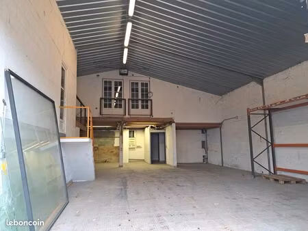 beau local pro  entrepot + bureaux 260 m²