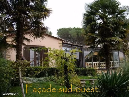 villa 8 piècesdans un parc clos de 8800 m2