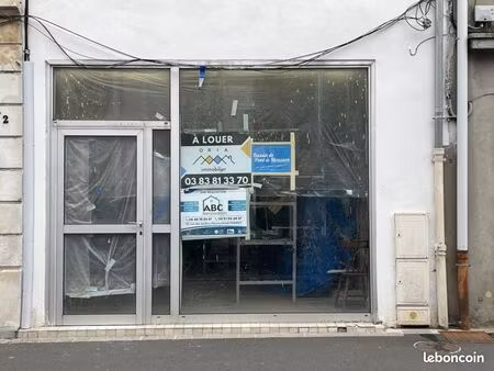 local commercial 60 m²