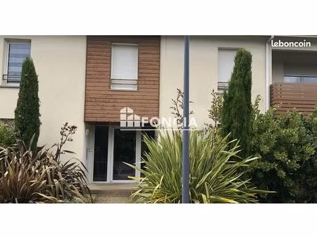 appartement moderne en rez-de-chaussée avec terrasse et stationnement