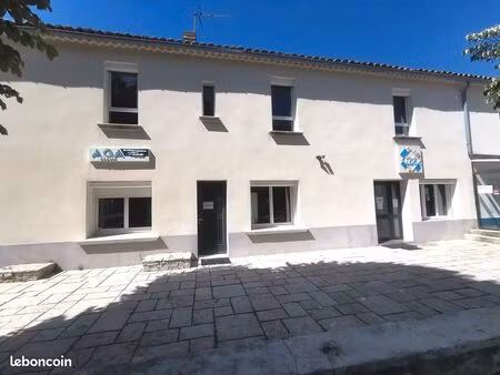 ensemble immobilier à usage professionnel