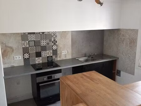 loue t2 - quartier des capucins