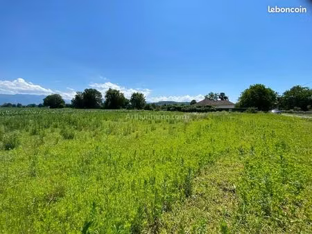 terrain 737 m² bordes