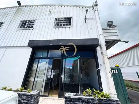 local commercial 32 m² baie-mahault