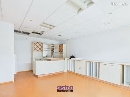 à louer : local commercial avec vitrine - durmenach