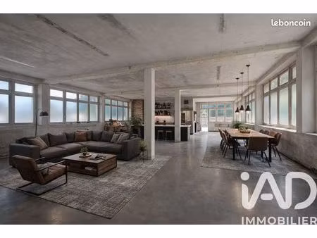 propriété 3 pièces 293 m²
