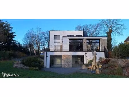 maison 6 pièces 207 m²