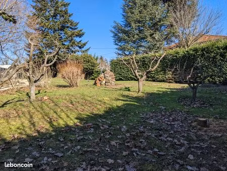 terrain 730m² - 20 mn de vienne