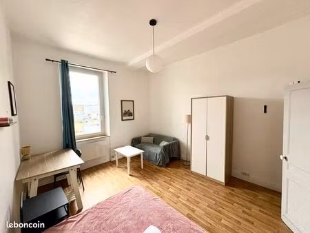 t2 lumineux proche fac