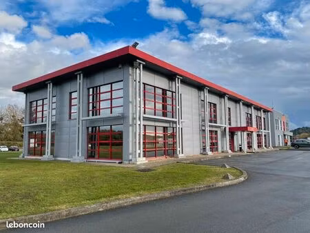 bureaux 900 m²