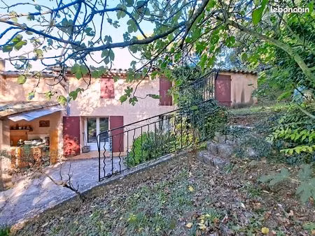 propriété 5 pièces 150 m²