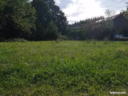 terrain 795 m² malauzat