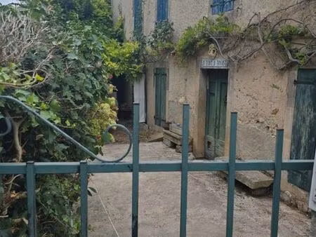 maison traditionnelle en pierre