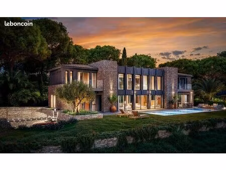 villa 5 pièces 222 m²