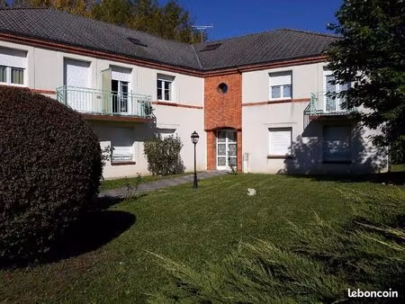 a louer studio meublé avec parking à chalette s/loing. idéal étudiant(e)/stagiaire