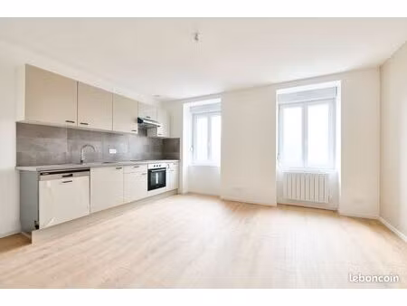 appart t2 refait à neuf 1er étage