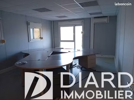 bureaux 1149 m² etrelles