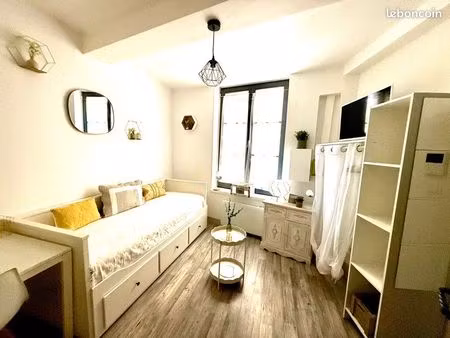 joli studio meublé hyper centre