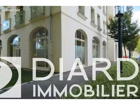 local commercial 43 m² vitre