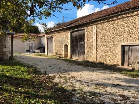 maison meublée tout confort avec terrasse et jardin