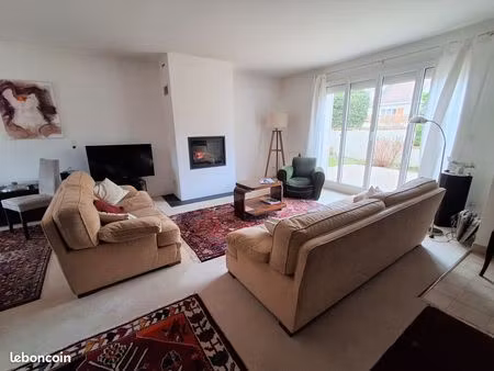 maison 8 pièces 180 m²