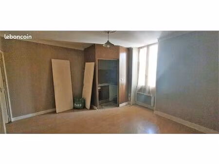 immeuble en monopropriété à bassac